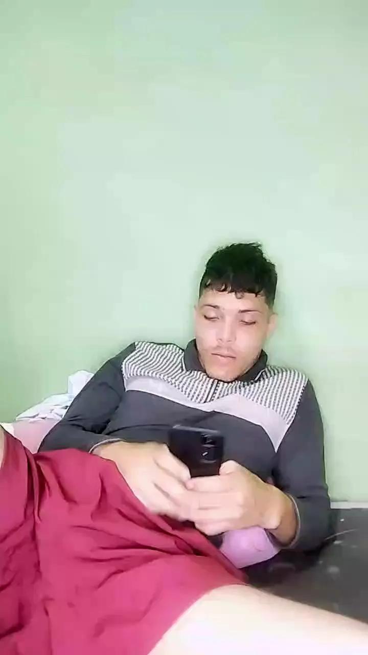 Hanz766 on Cam4 
