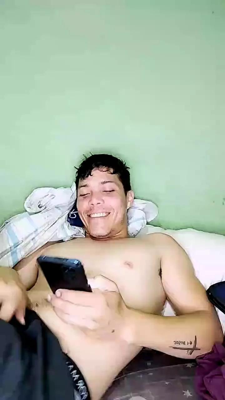 Hanz766 on Cam4 