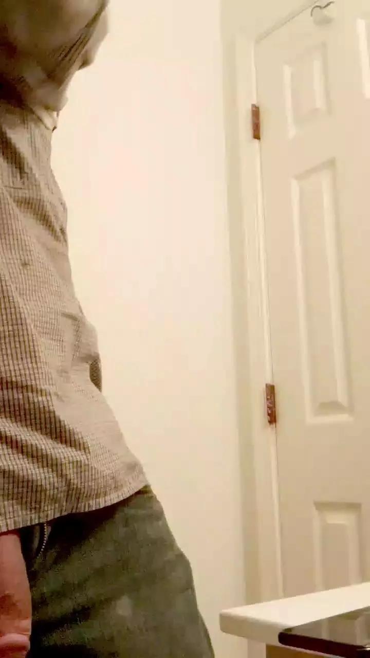 Hardhitter2005 on Cam4 