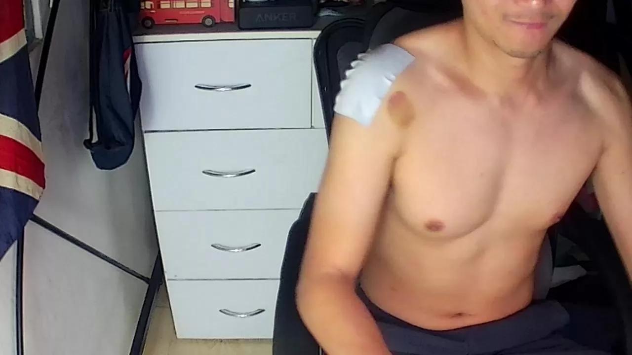 hawky404 on Cam4 