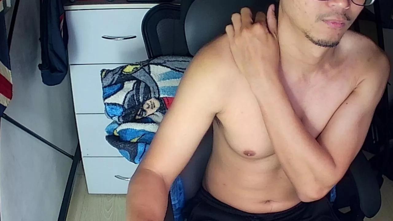 hawky404 on Cam4 