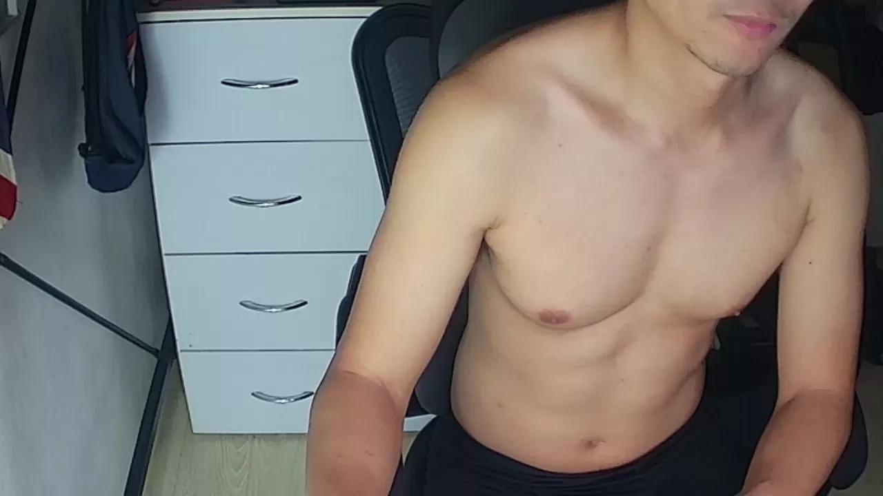 hawky404 on Cam4 