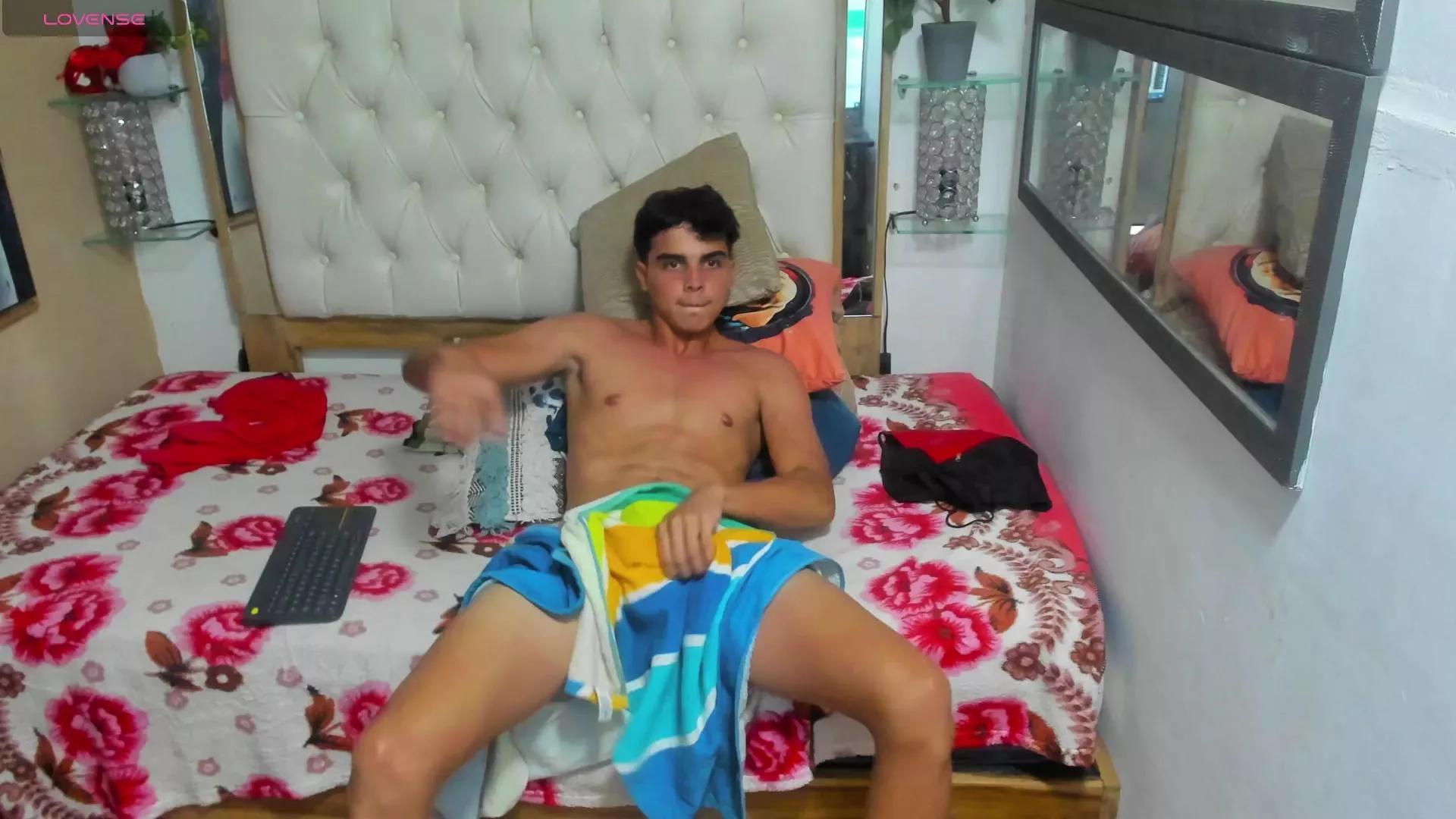 heiker_ on Cam4 