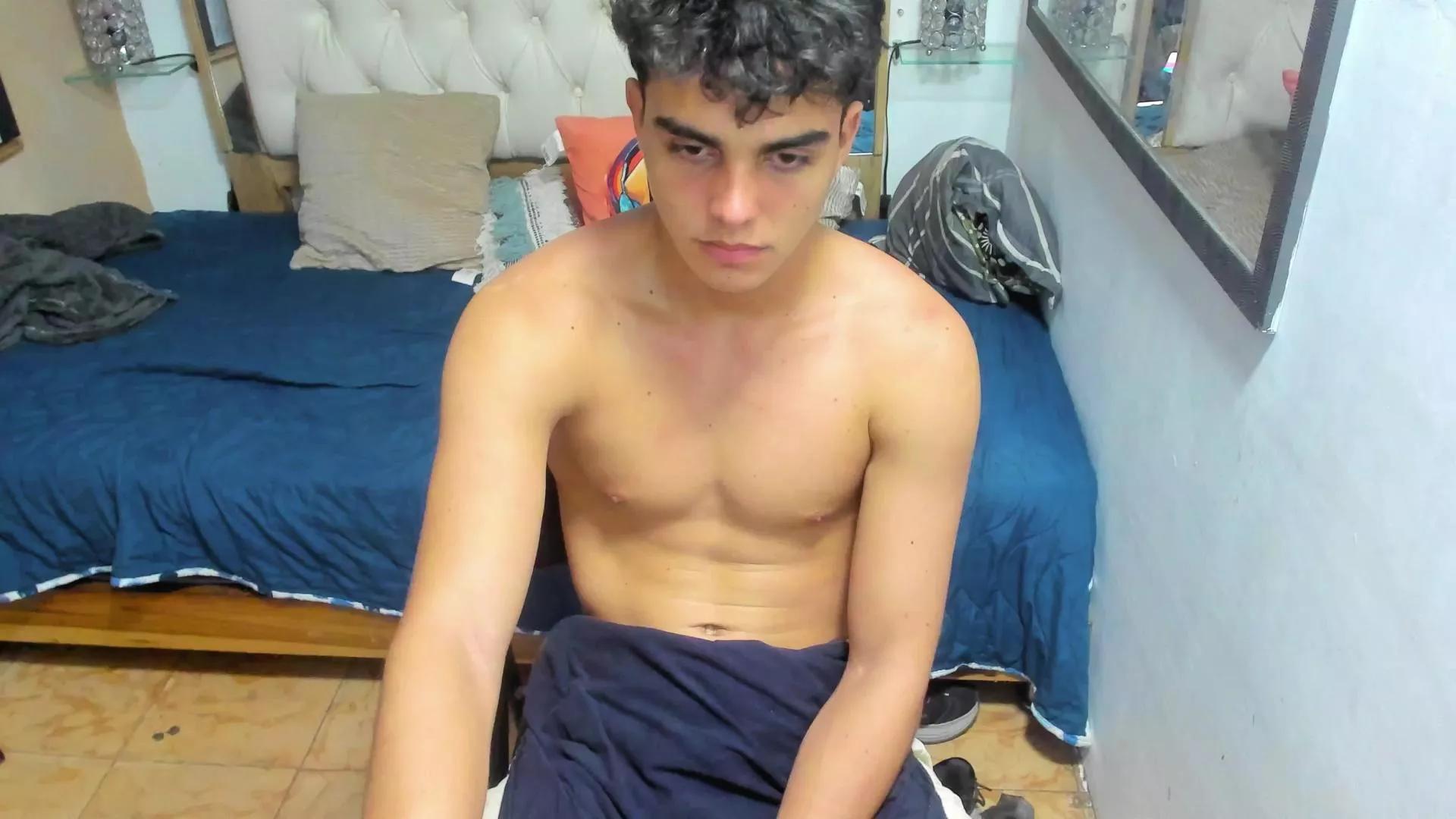 heiker_ on Cam4 