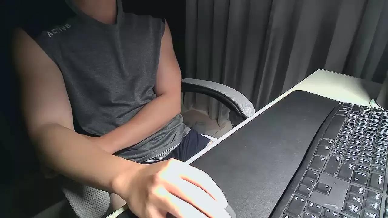Heycumboy on Cam4 