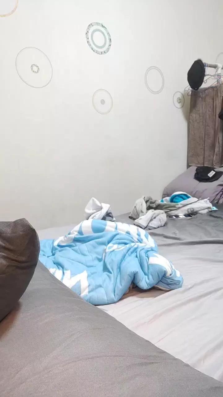 Hifunboy69 on Cam4 