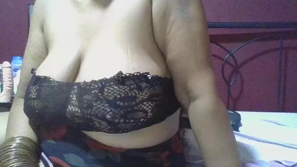 hindoe on Cam4 