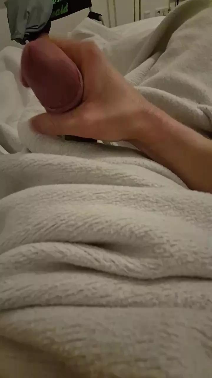 Hornyboy48196 on Cam4 