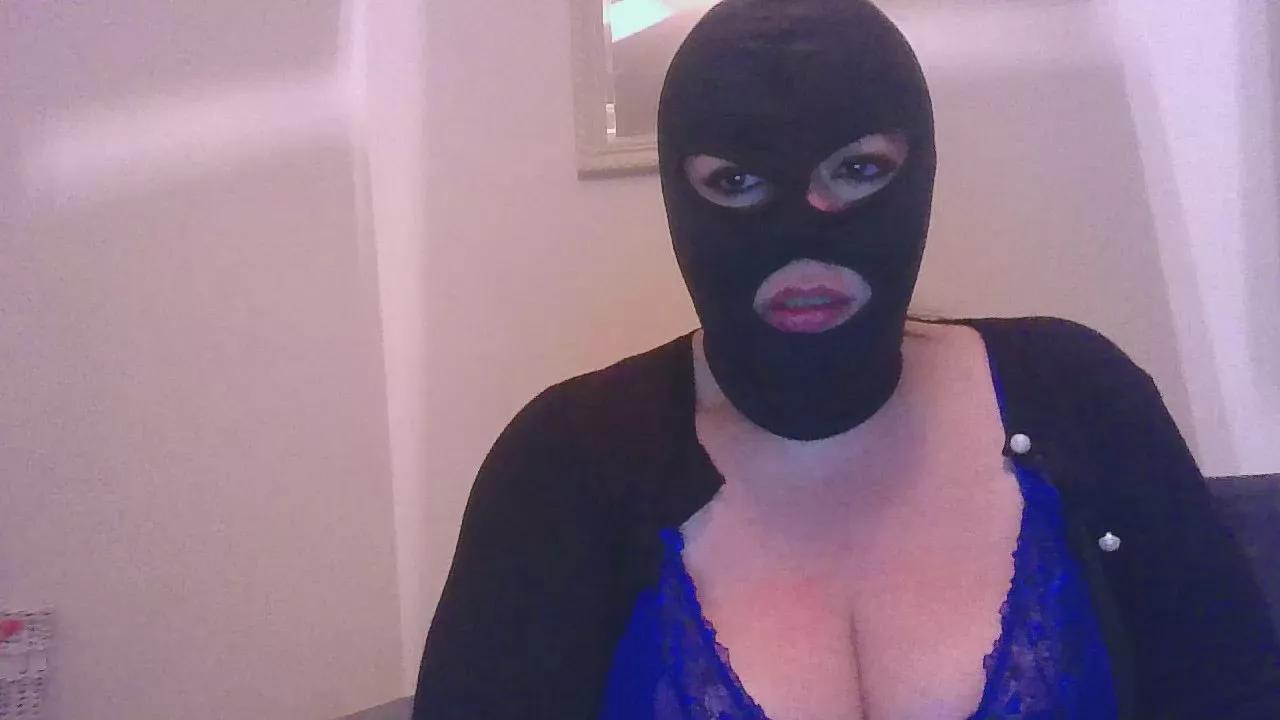 hotlipz_xxx69 on Cam4 