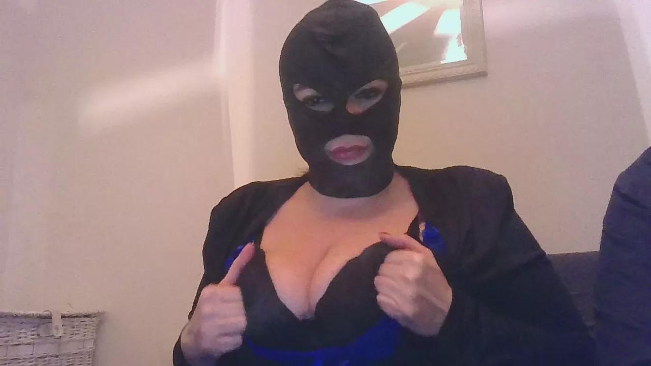 hotlipz_xxx69 on Cam4 