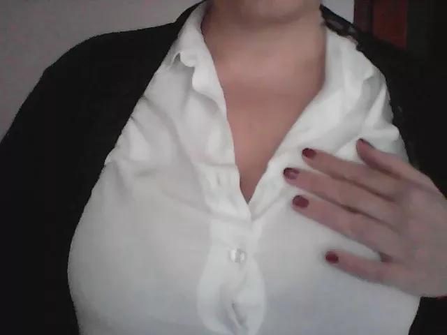 hotlipz_xxx69 on Cam4 