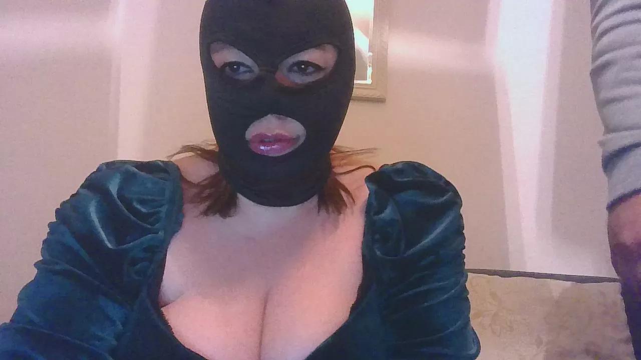 hotlipz_xxx69 on Cam4 