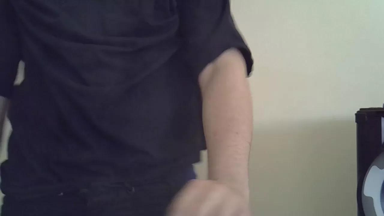 hung_twink20cm on Cam4 