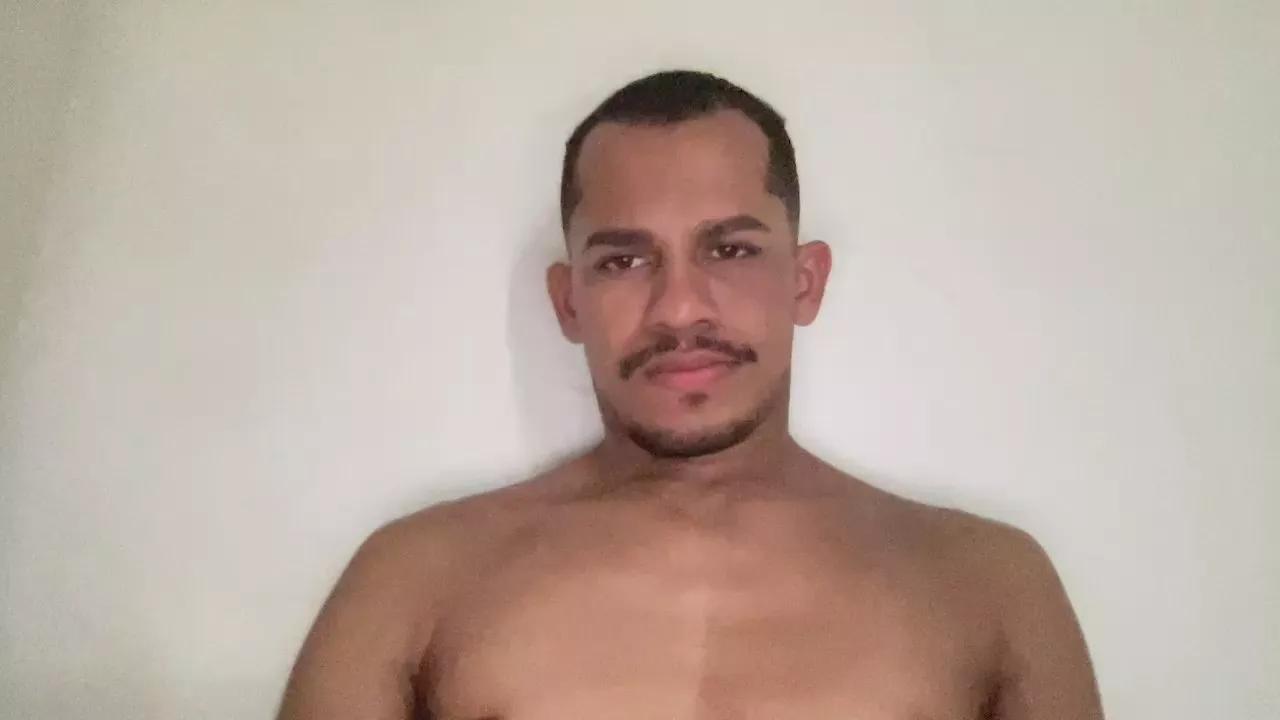 Hunter04 on Cam4 
