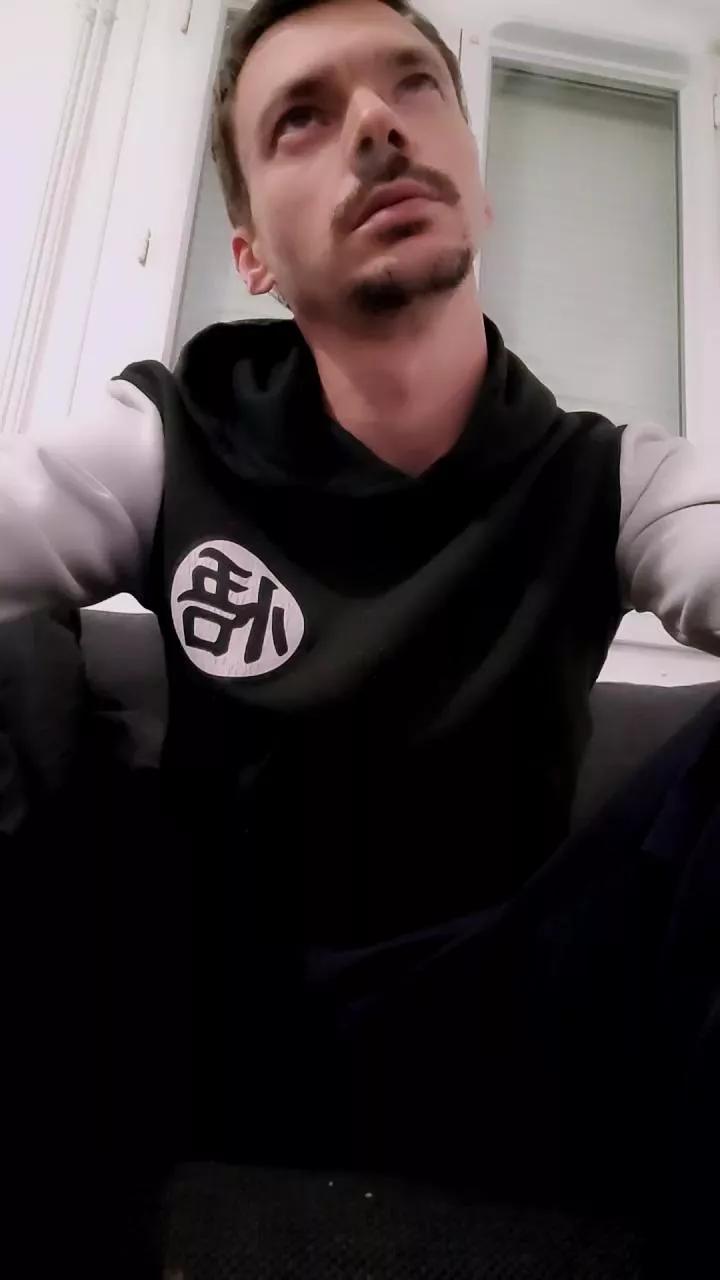 Jerjer42 on Cam4 
