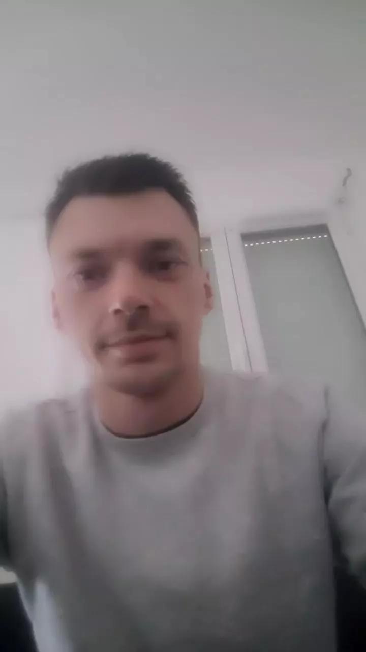Jerjer42 on Cam4 