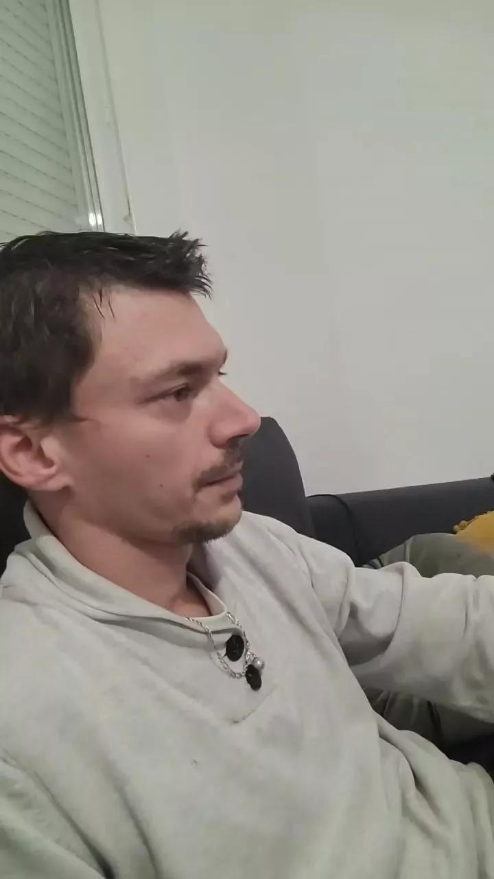 Jerjer42 on Cam4 