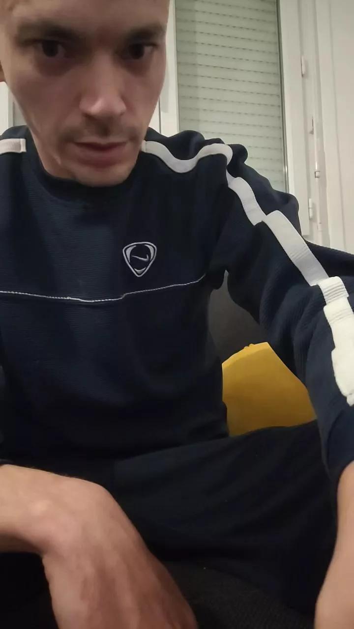 Jerjer42 on Cam4 