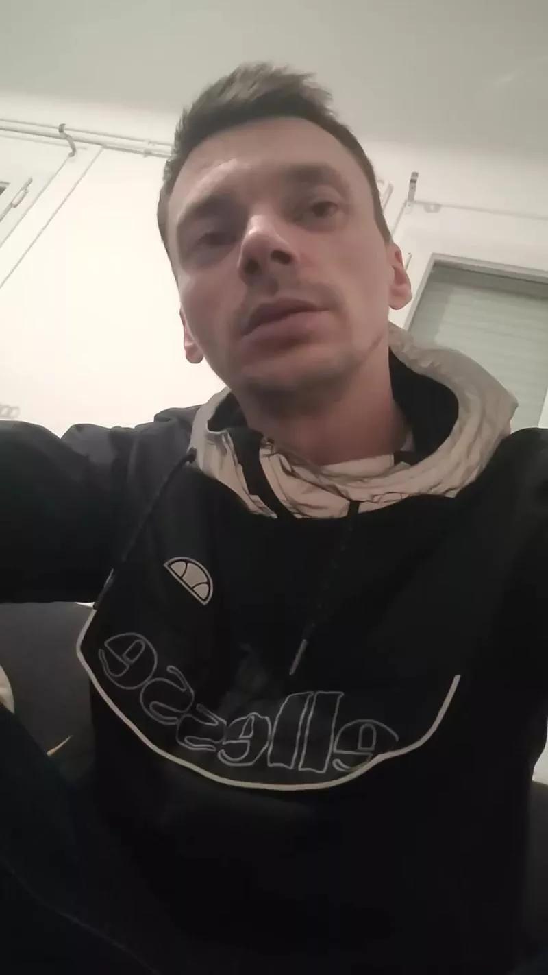 Jerjer42 on Cam4 