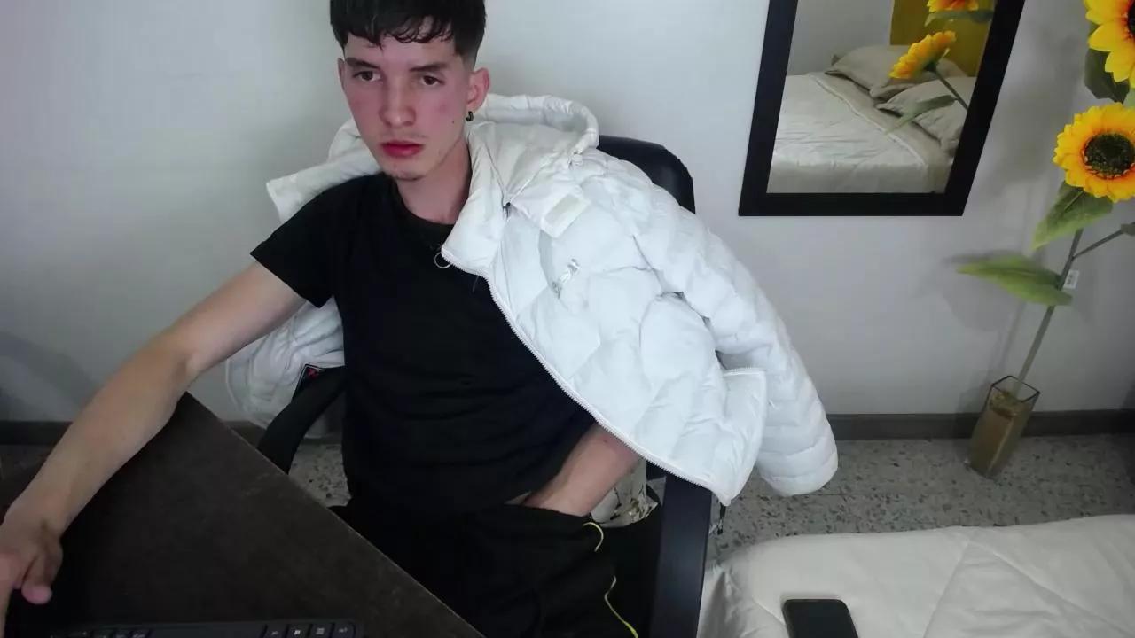 Jheampiero on Cam4 