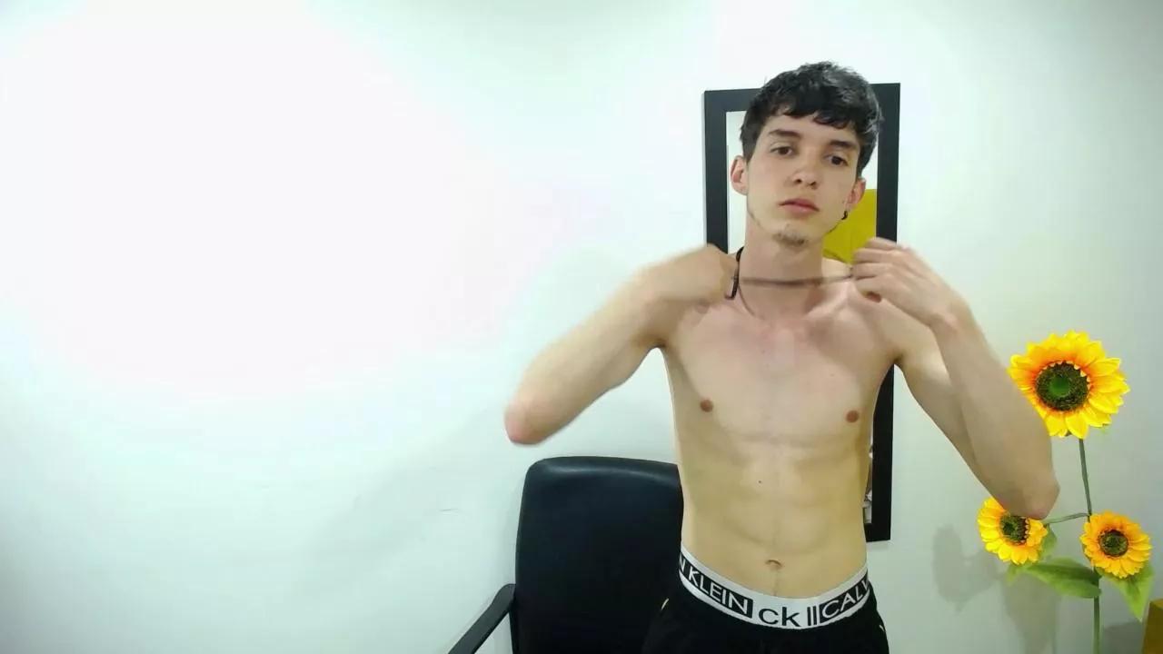 Jheampiero on Cam4 