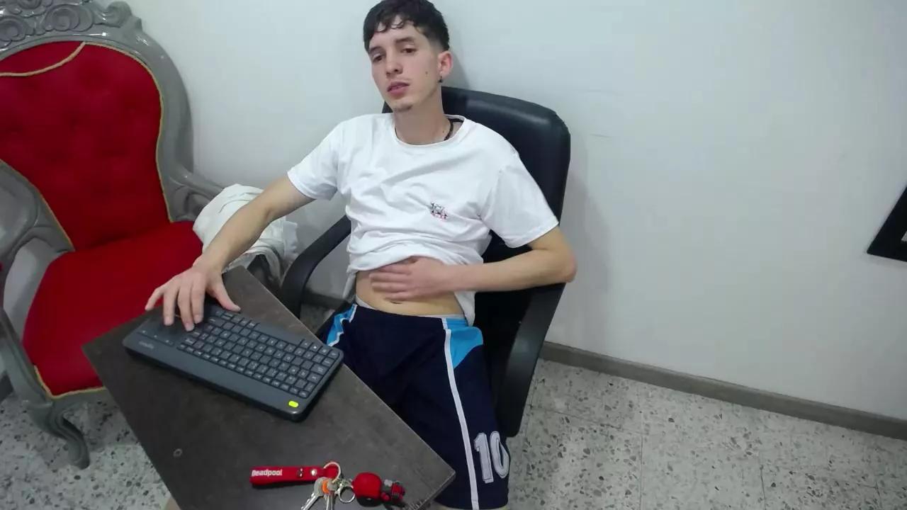 Jheampiero on Cam4 