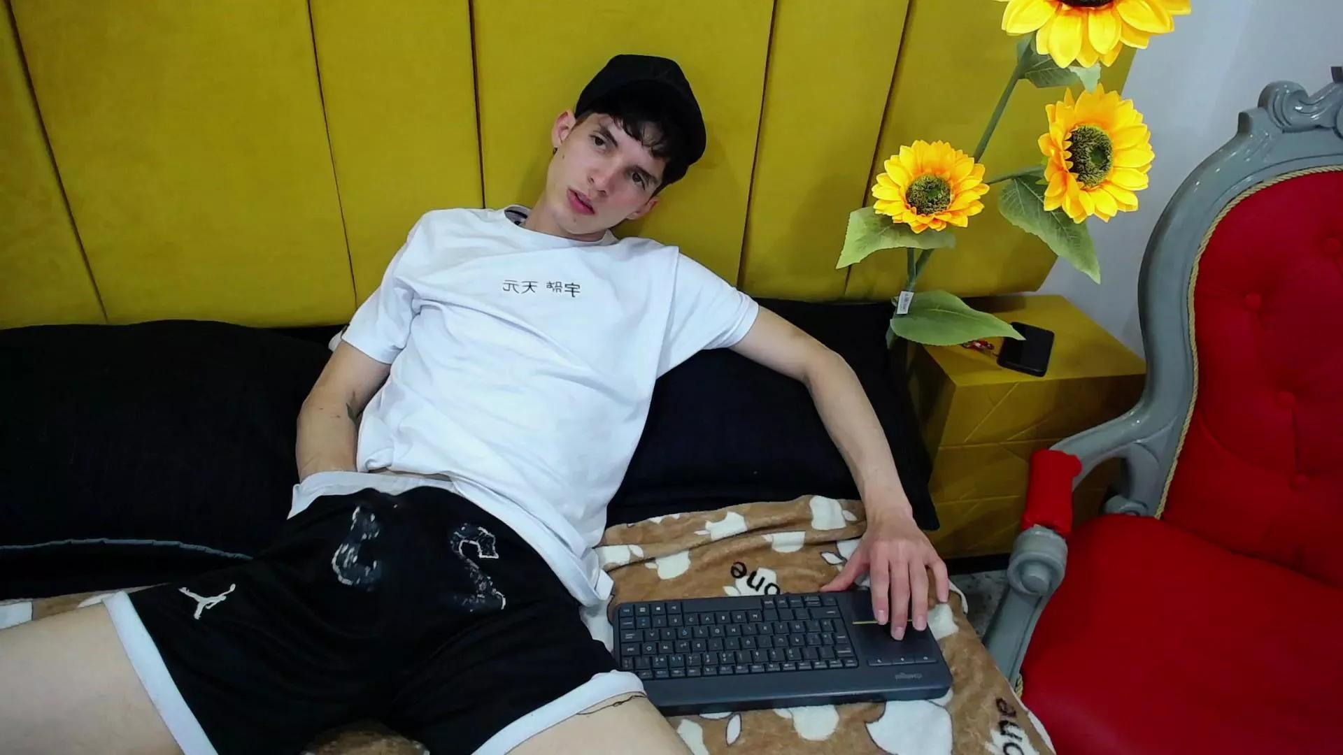 Jheampiero on Cam4 