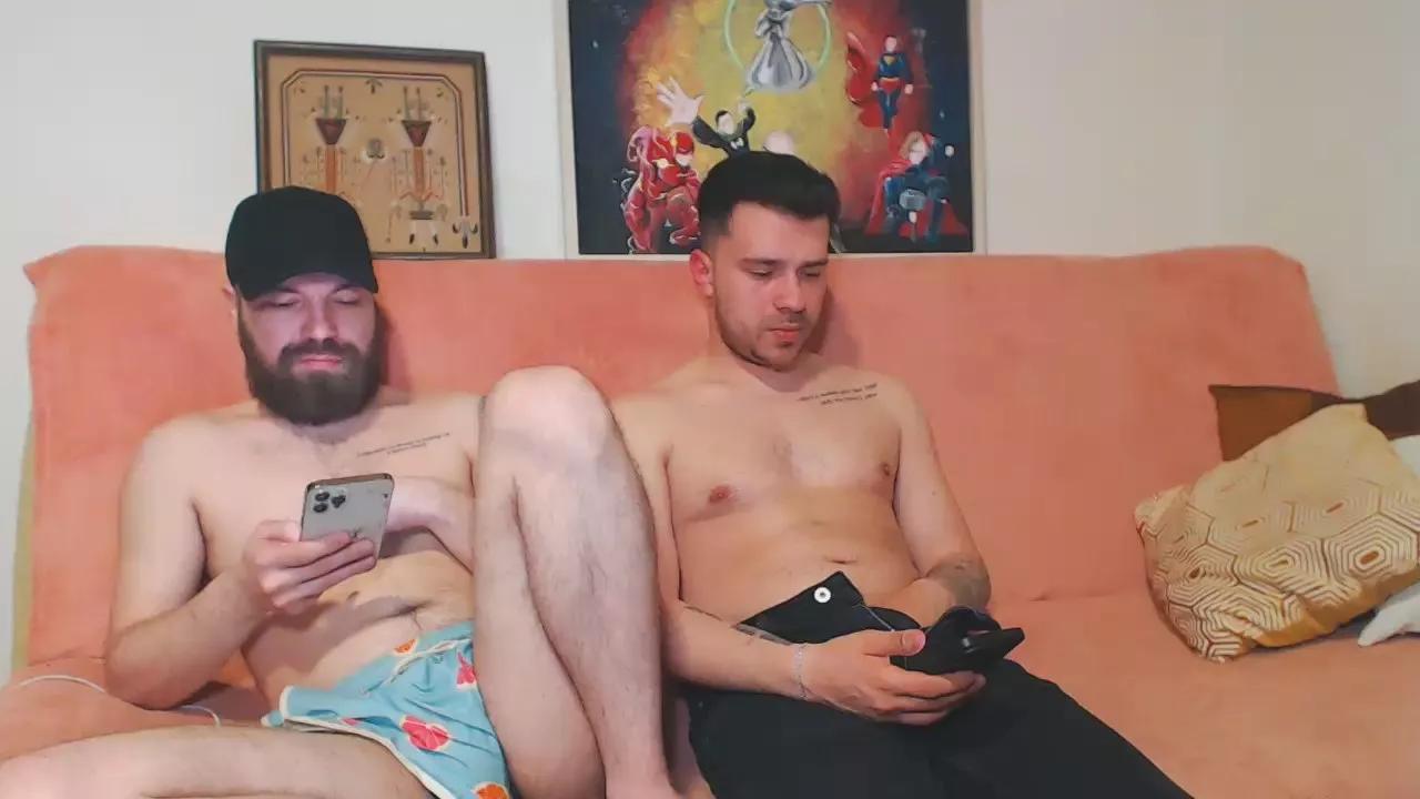 johnnylove22 on Cam4 
