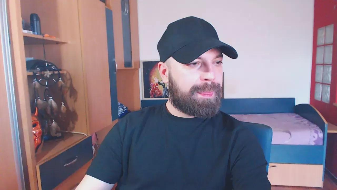 johnnylove22 on Cam4 