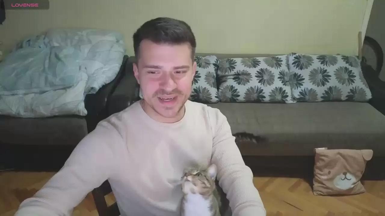 johnnylove22 on Cam4 