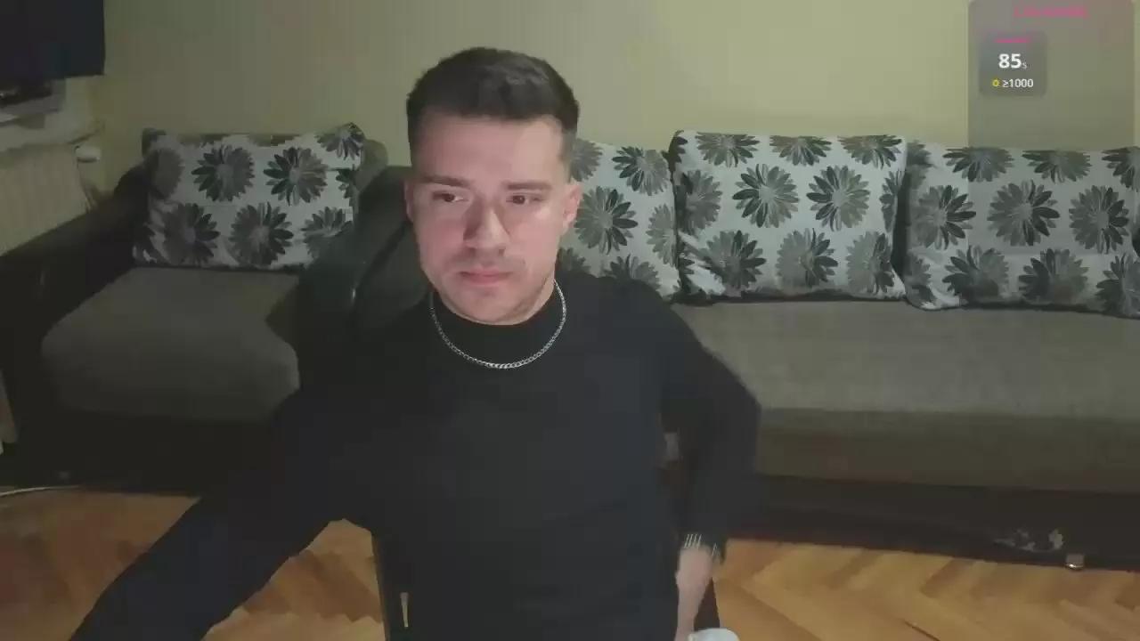 johnnylove22 on Cam4 