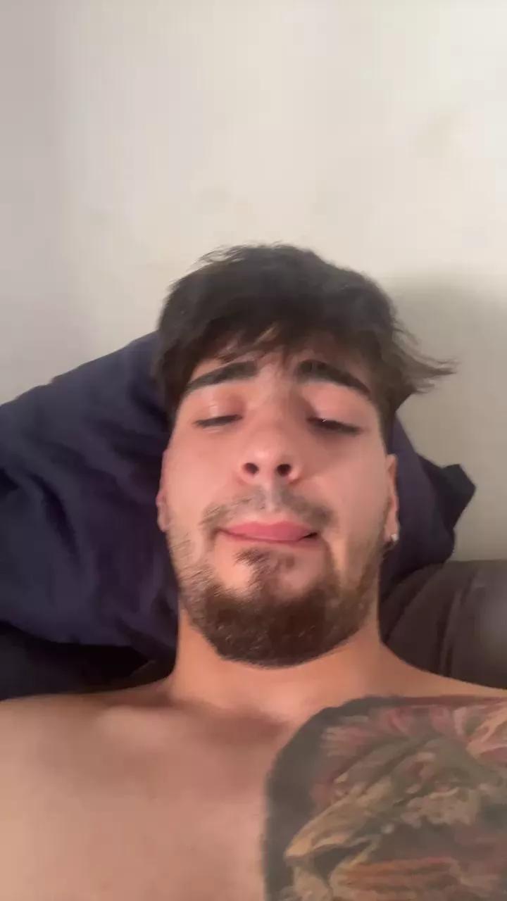Jovencitobcn21 on Cam4 