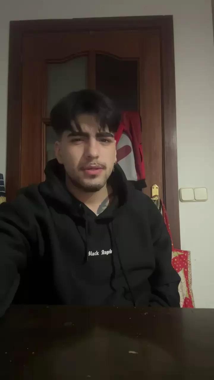 Jovencitobcn21 on Cam4 
