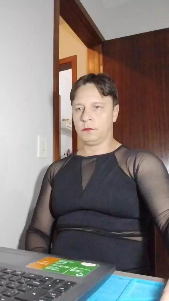 jucrossdressers on Cam4 