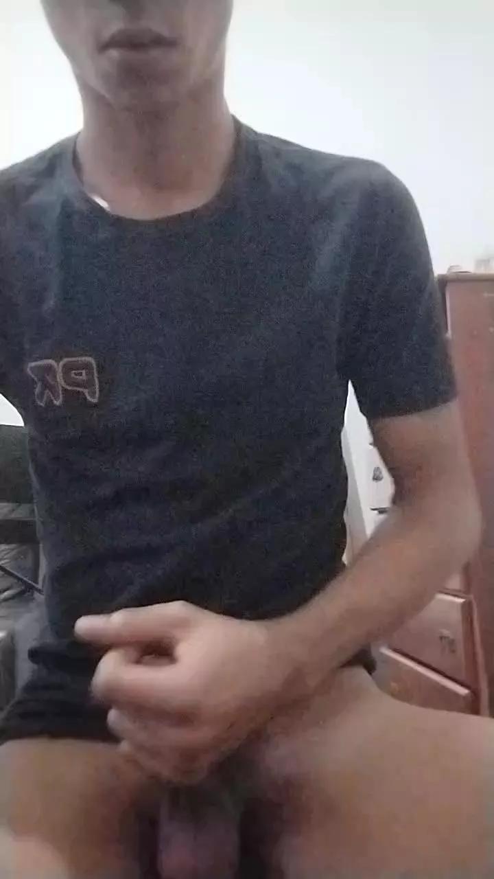Julioassis on Cam4 