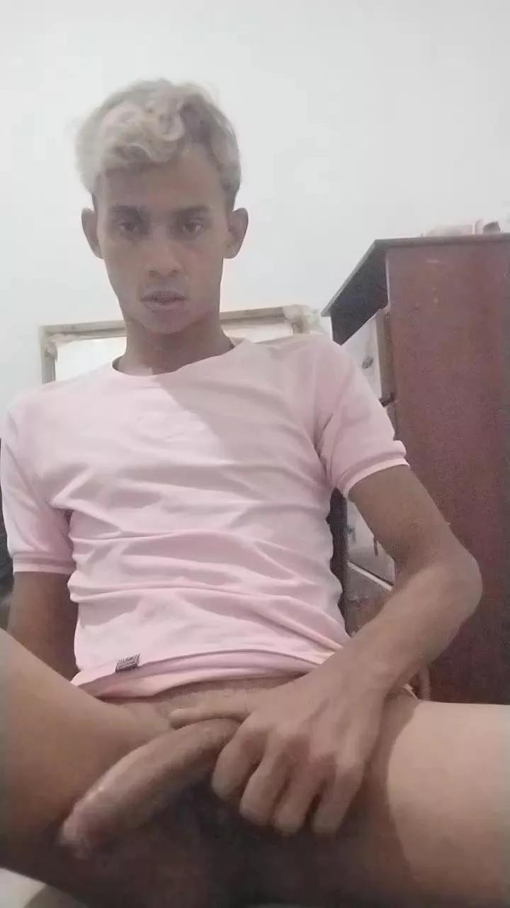 Julioassis on Cam4 