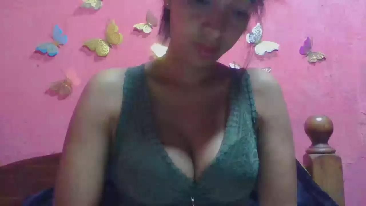 Julliah on Cam4 