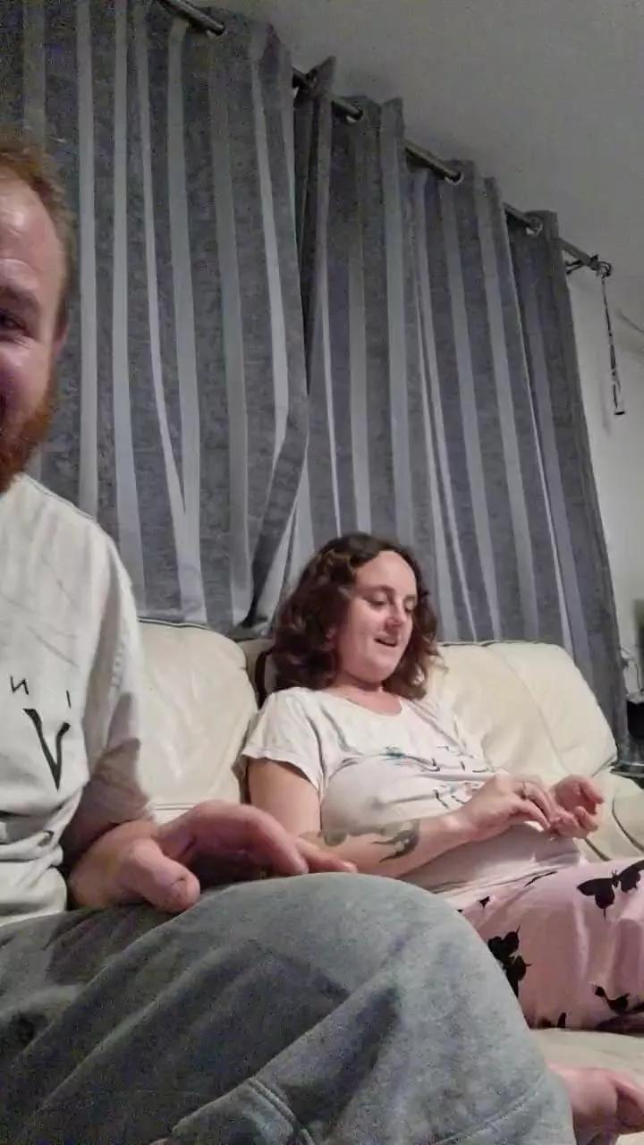 kentishcouple25 on Cam4 