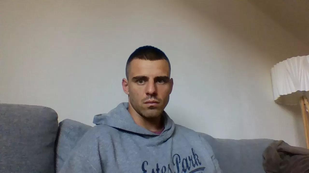 Kerzo2900 on Cam4