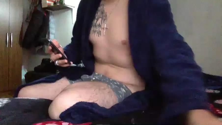 kevinhott19 on Cam4 