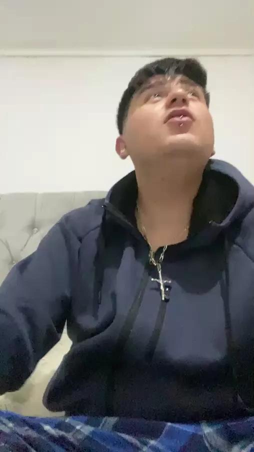kevinhott19 on Cam4 