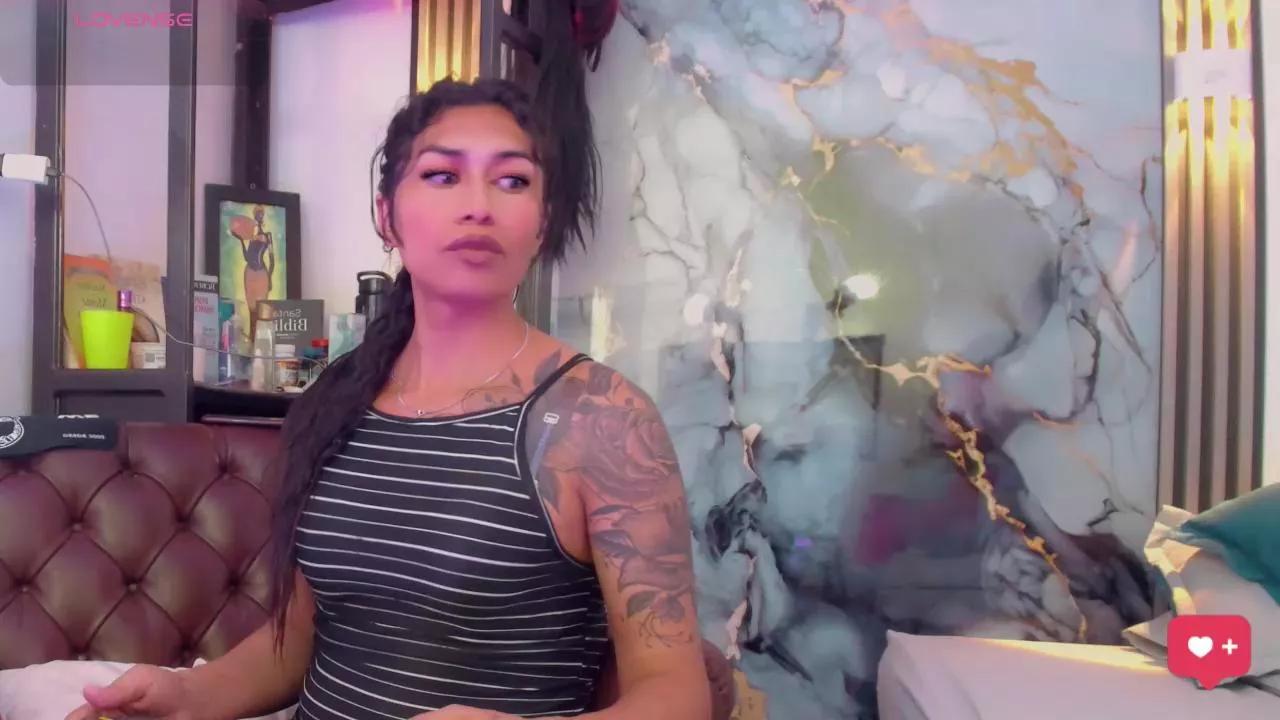 khiara_moretti on Cam4 