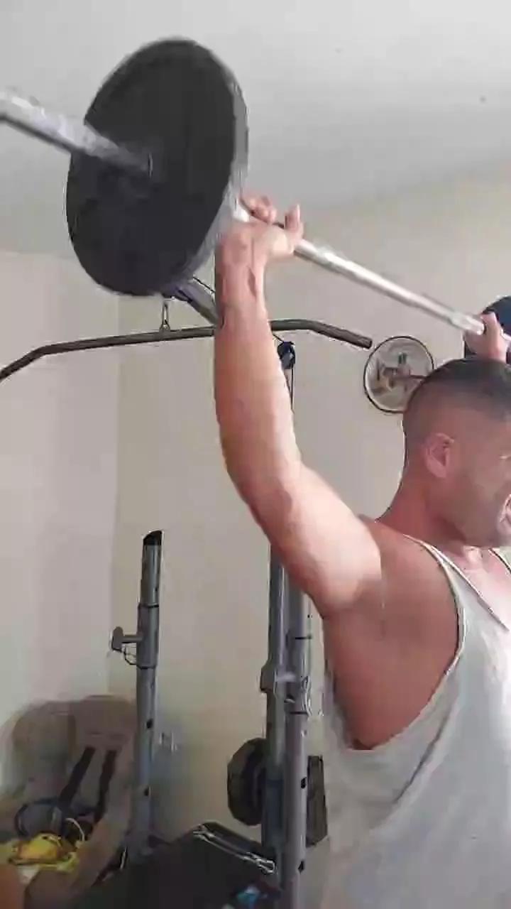 Kingbull1900 on Cam4 