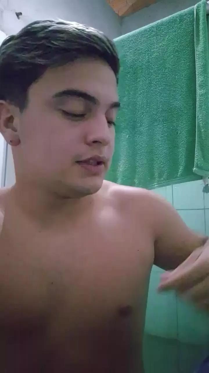 kuro37 on Cam4 