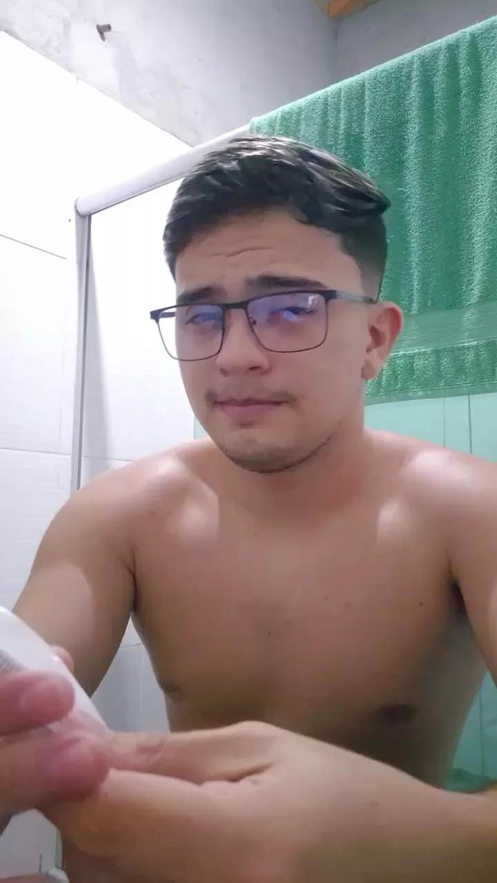 kuro37 on Cam4 