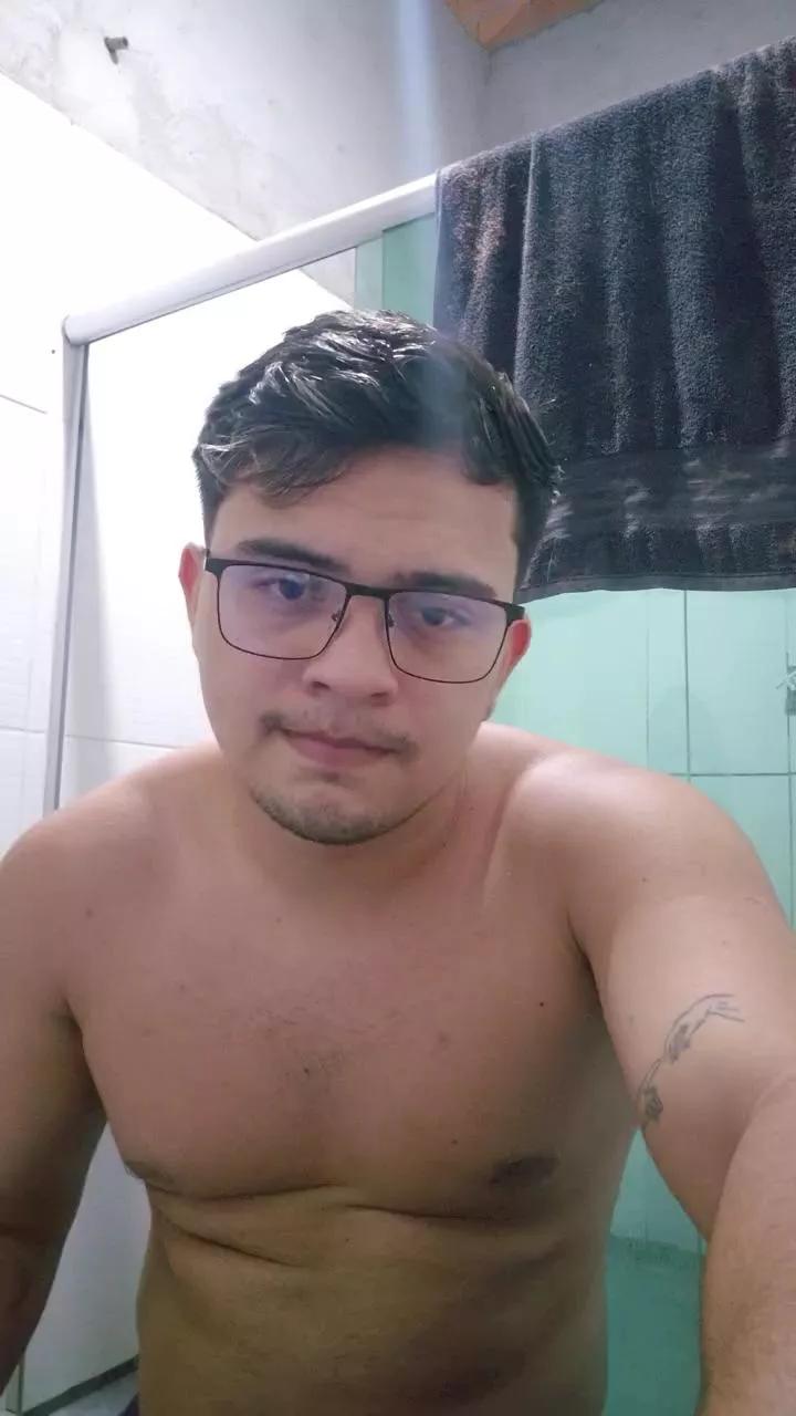 kuro37 on Cam4 