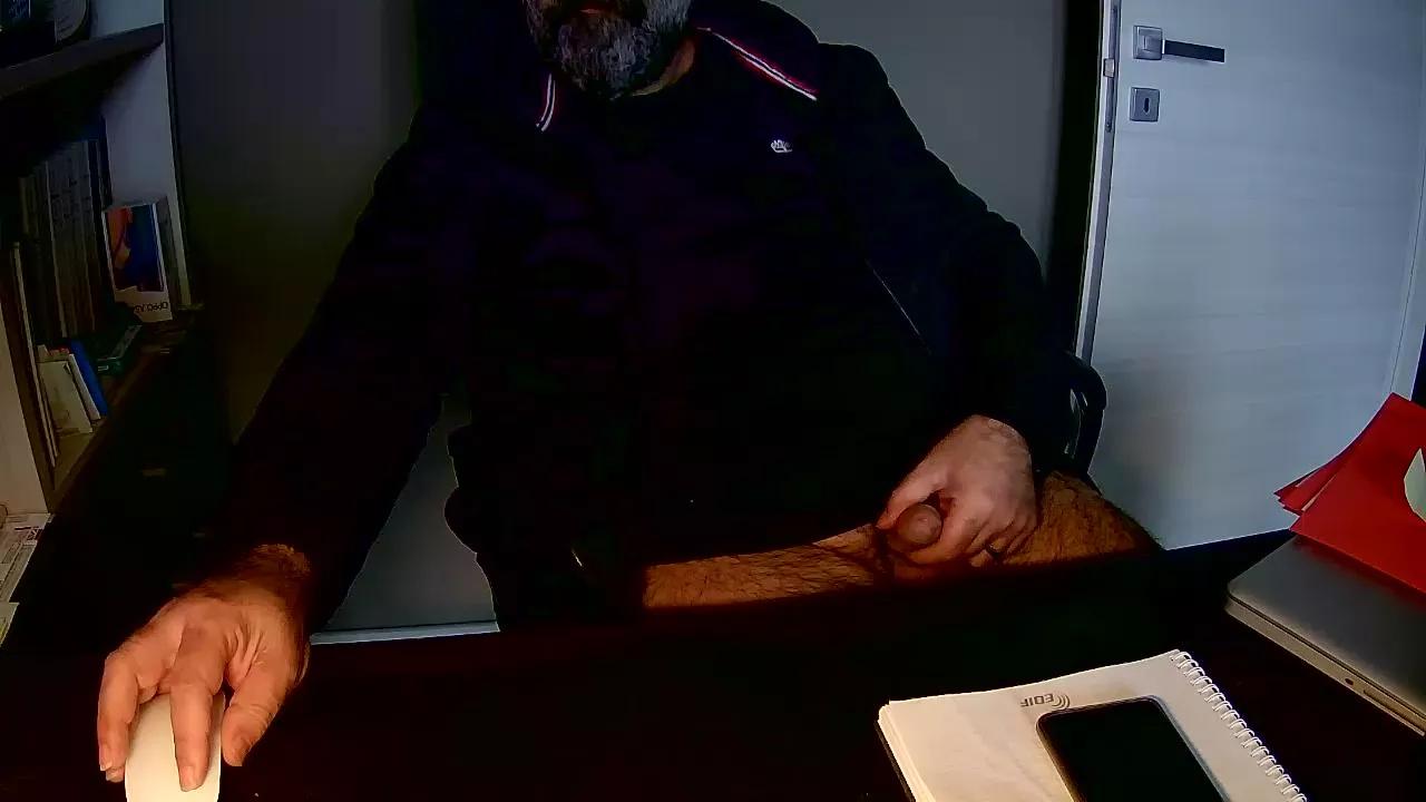 kuros1967 on Cam4 