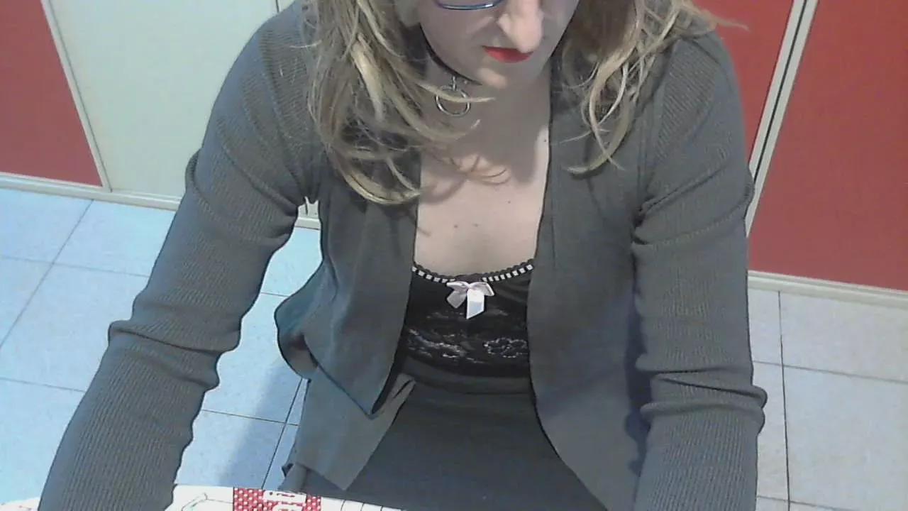 LA_TUA_SOFY on Cam4 