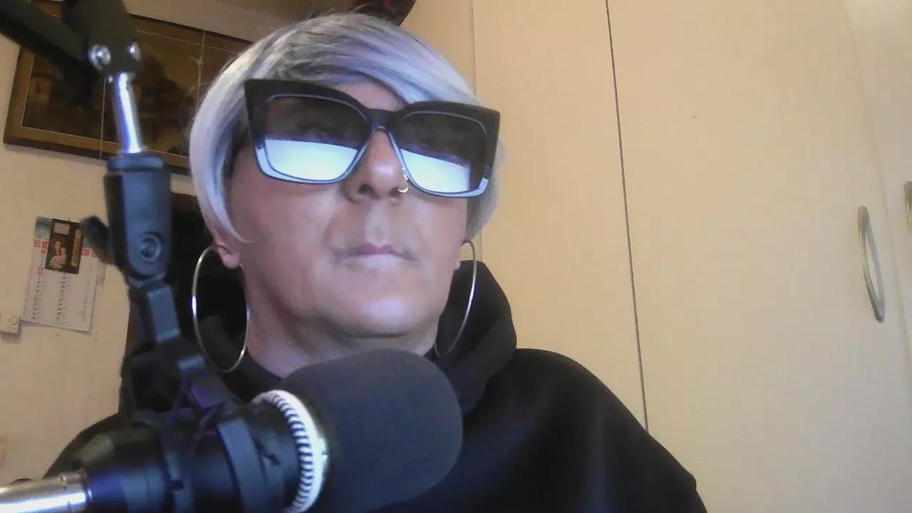 LADONATELLA on Cam4 