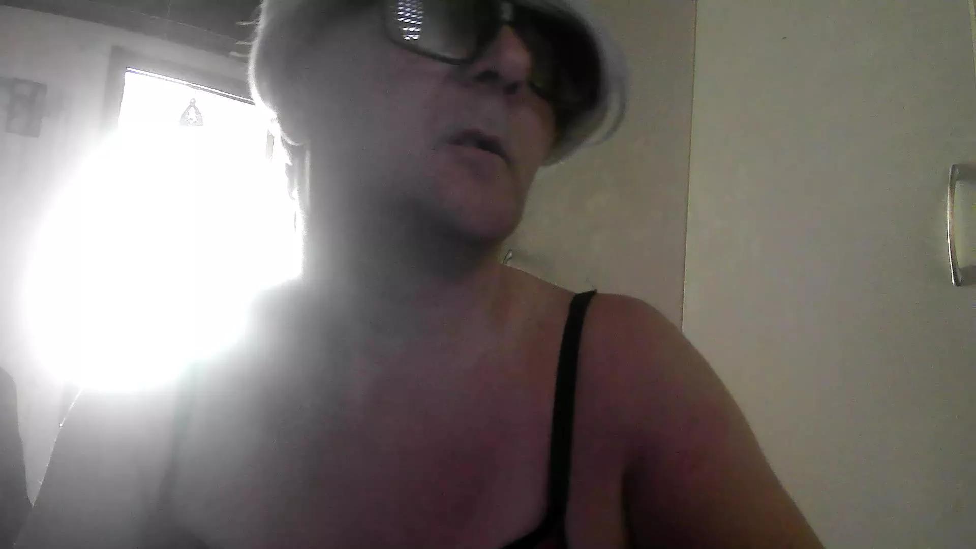LADONATELLA on Cam4 